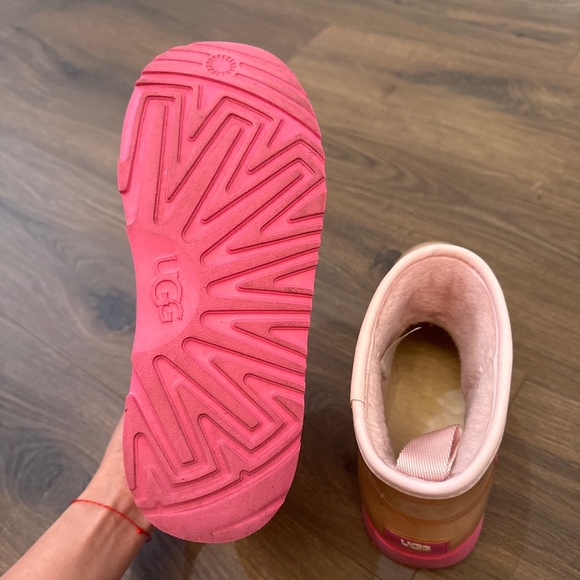 Authentic UGG Classic Clear Mini II Gradient Waterproof Women Winter/Rain Boots - Picture 12 of 15